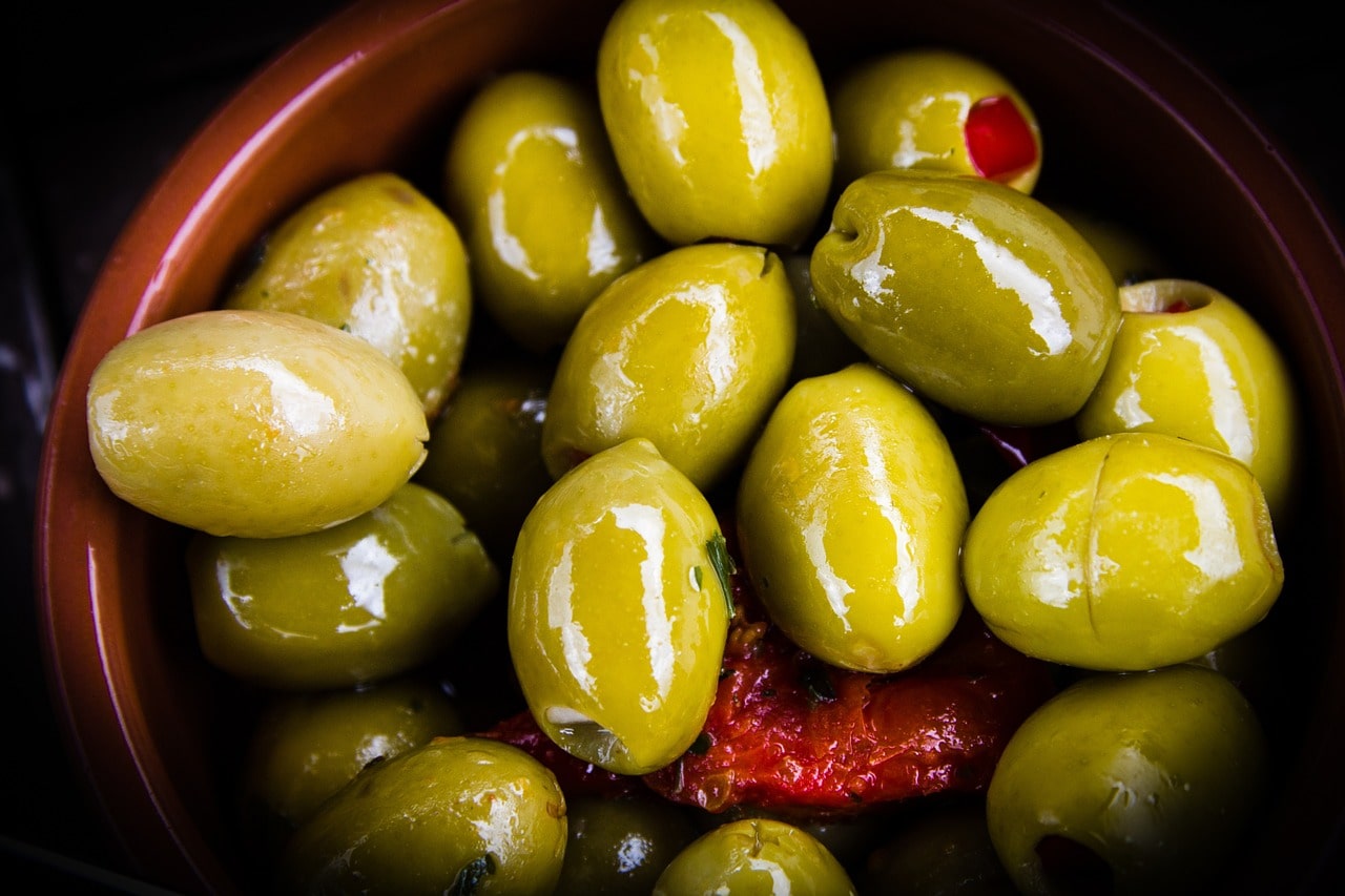 olives-2431689_1280-min